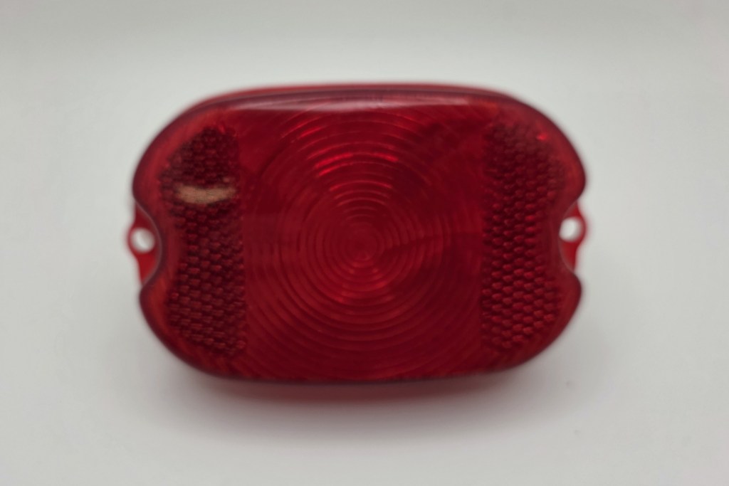 Oval Taillight Lens (red)